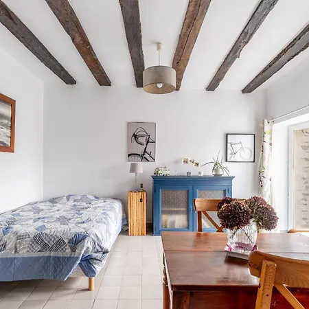 Charmante Longere La Mesliere 度假居 *